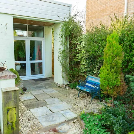 Homestay Twin Beds With Private Bathroom At Fir Tree Bristol