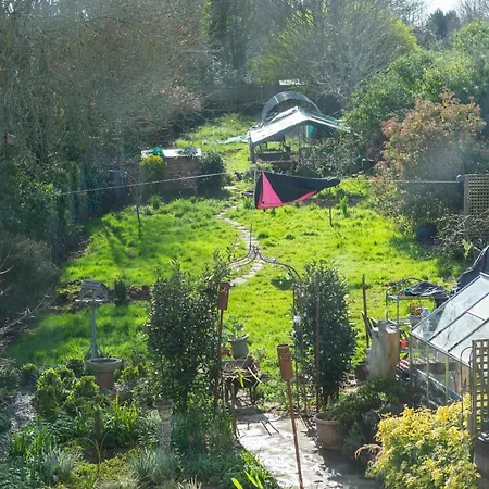 Homestay Twin Beds With Private Bathroom At Fir Tree Bristol