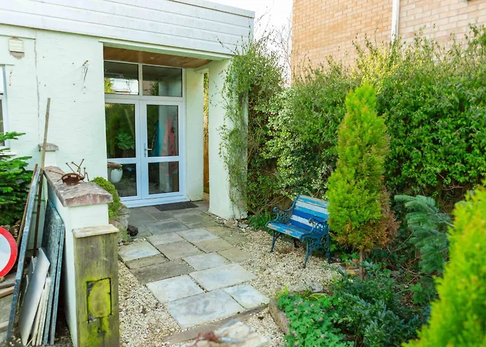 Homestay Twin Beds With Private Bathroom At Fir Tree Bristol