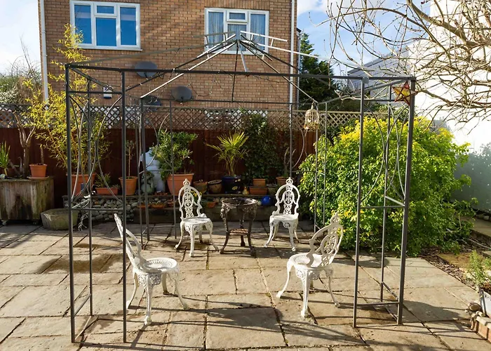 Homestay Twin Beds With Private Bathroom At Fir Tree