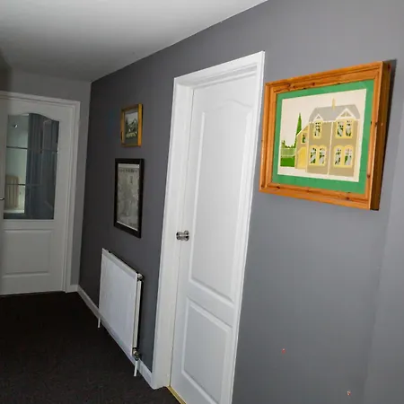 Twin Beds With Private Bathroom At Fir Tree Alloggio in famiglia