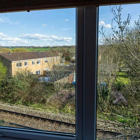 Twin Beds With Private Bathroom At Fir Tree Bristol