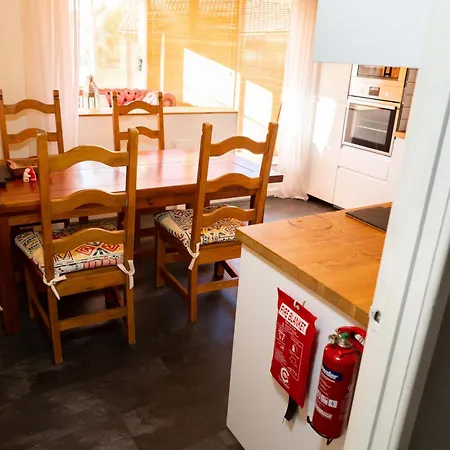 Twin Beds With Private Bathroom At Fir Tree Bristol