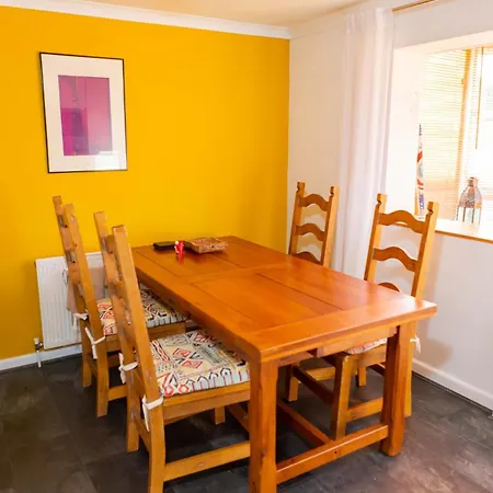 Twin Beds With Private Bathroom At Fir Tree Alloggio in famiglia