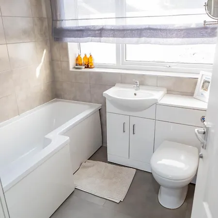 Twin Beds With Private Bathroom At Fir Tree Accommodatie bij particulieren
