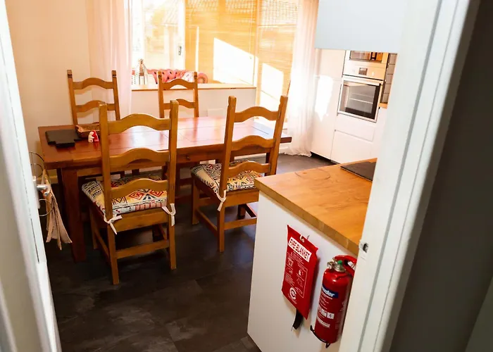 Twin Beds With Private Bathroom At Fir Tree Бристоль