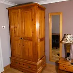 Twin Beds With Private Bathroom At Fir Tree Проживание в семье Бристоль