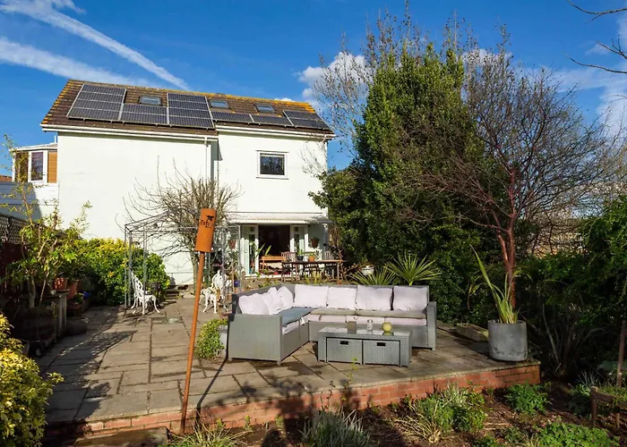 Twin Beds With Private Bathroom At Fir Tree *